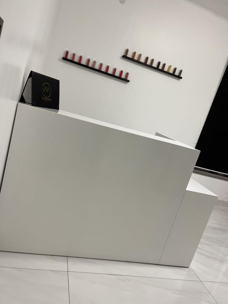 L'accueil de l'institut, avec les pigments exposés